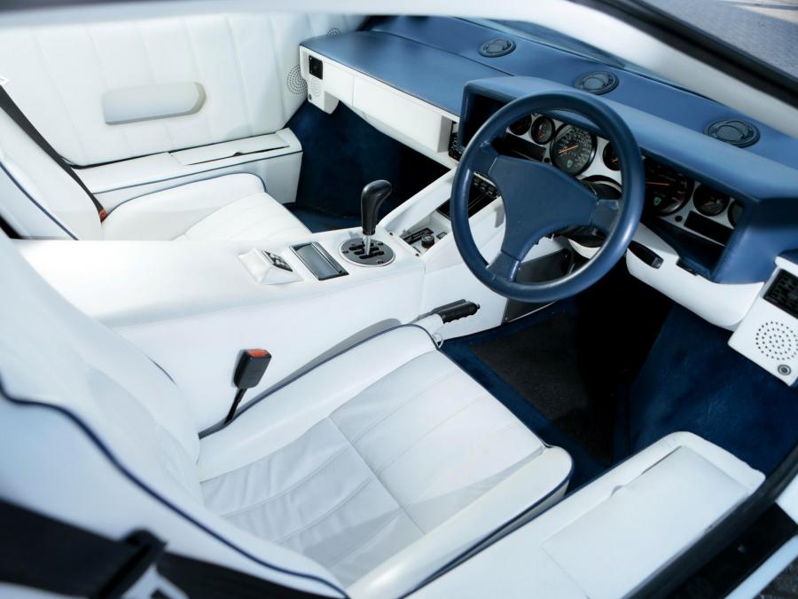  Lamborghini Countach 25th Anniversary 1988 года  (UK) (фото 12 из 16)